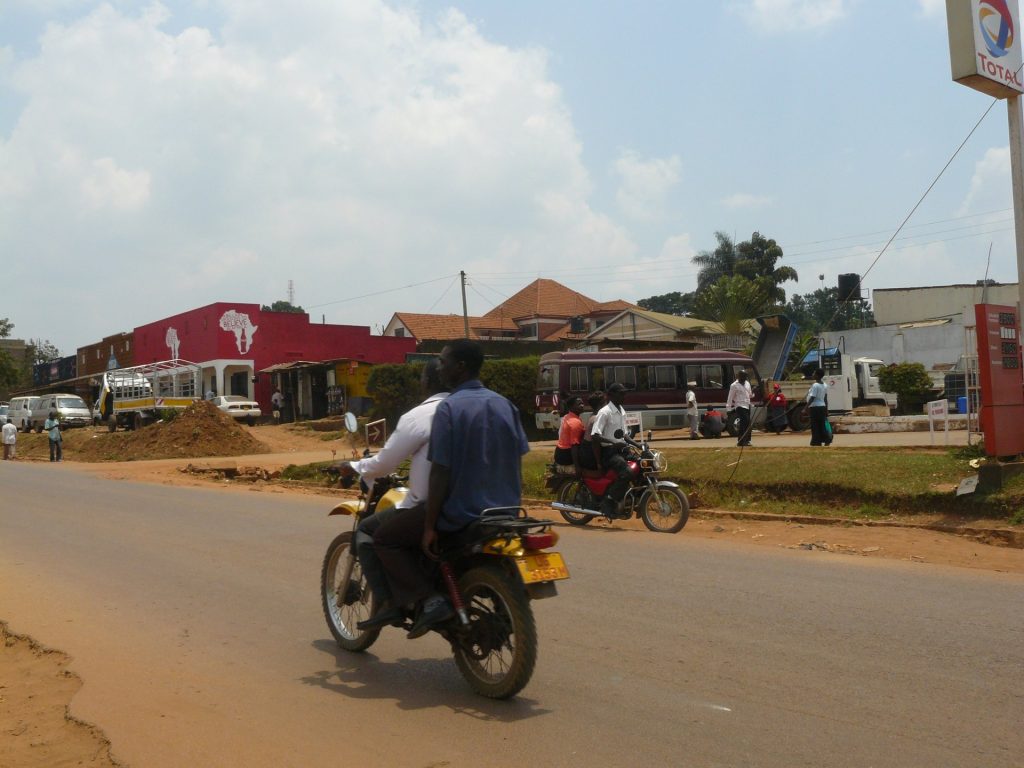 Kreuzung mit Motorradtaxis