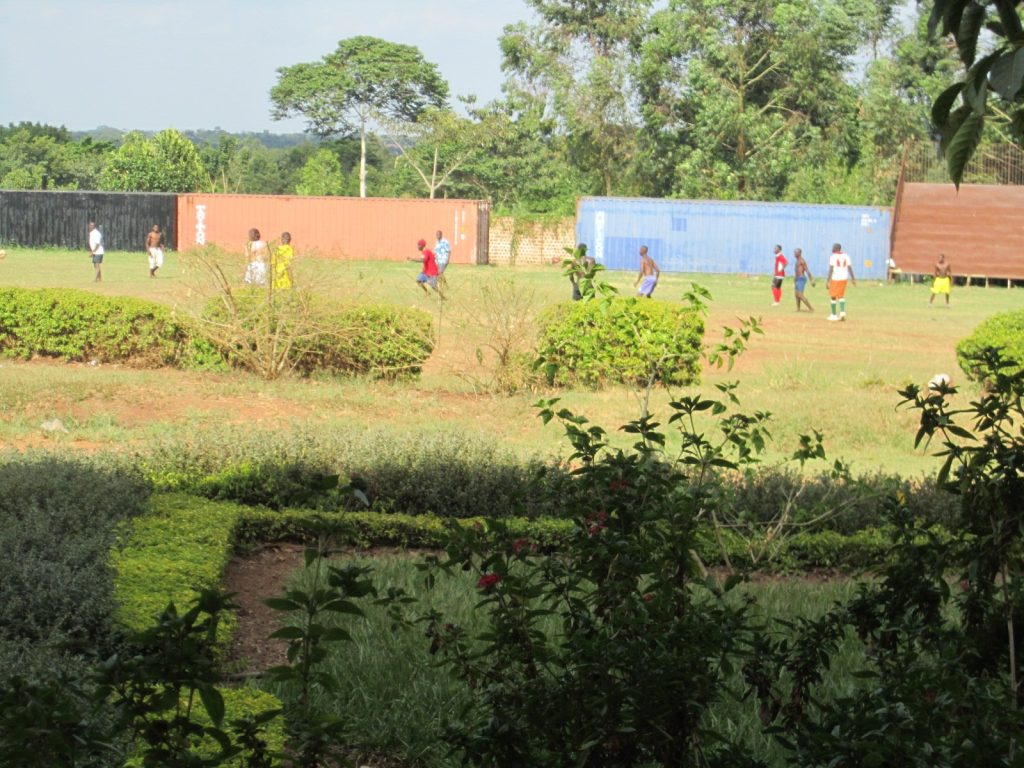 Sportplatz einer Schule
