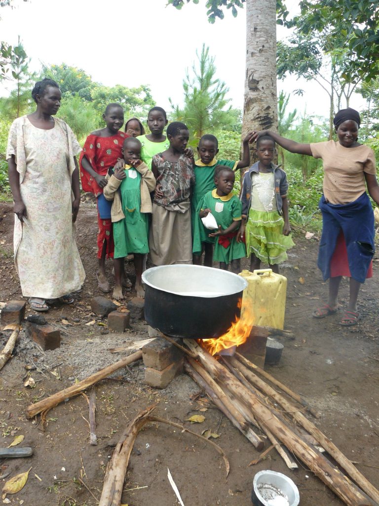 Essen kochen auf dem Schulgelände