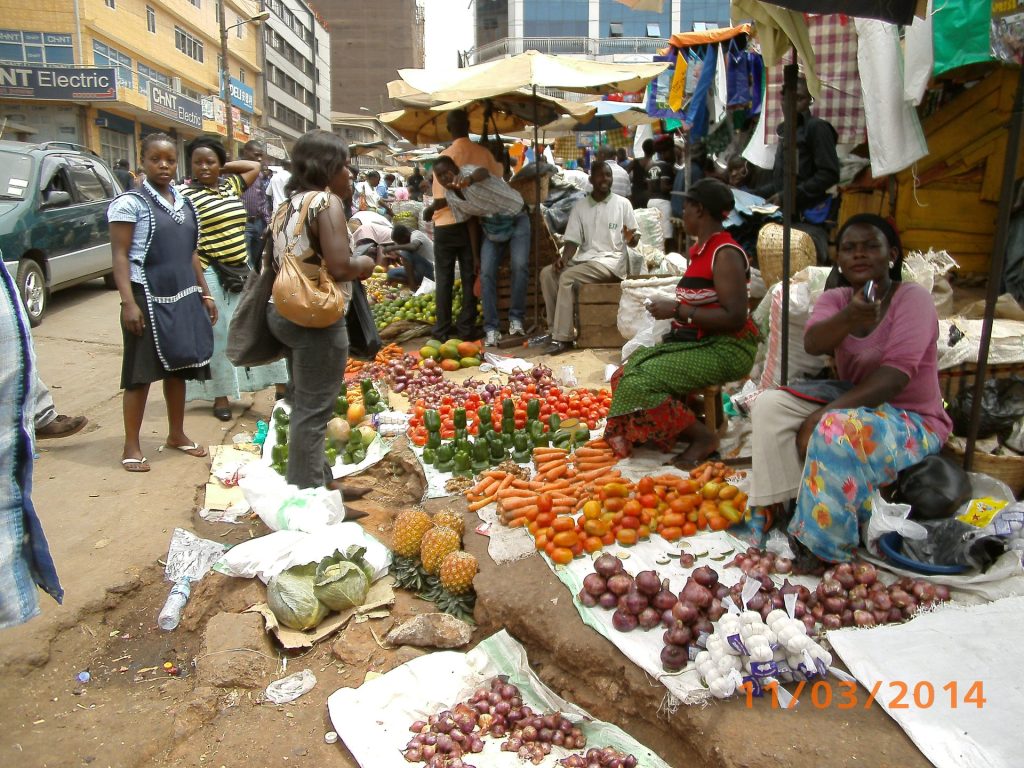 Markt mit Obst und Gemüse